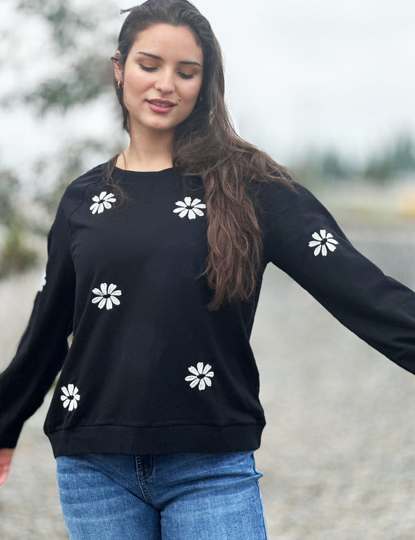 Women's Plus Size Daisy Embroidered Sweatshirt