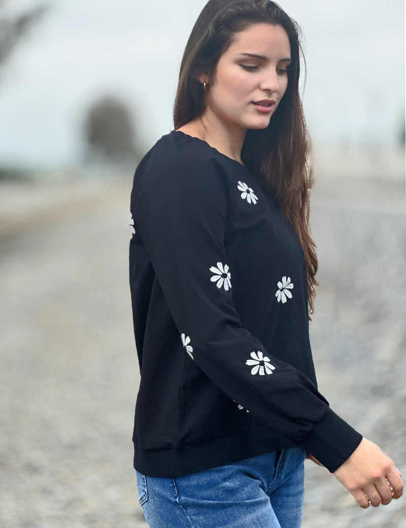 Women's Plus Size Daisy Embroidered Sweatshirt