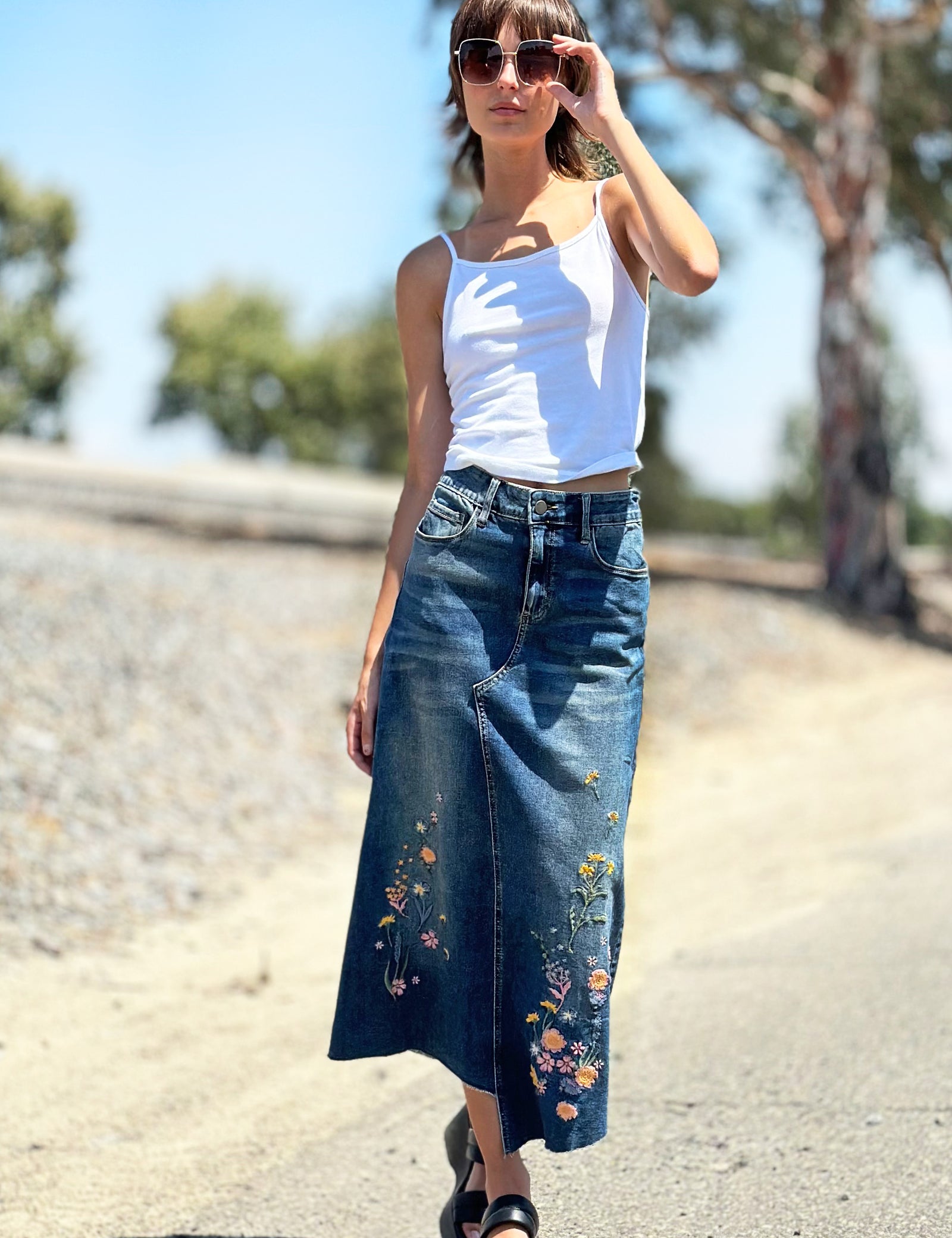 Women's Floral Embroidered Denim Skirt – Billy T – billytshop