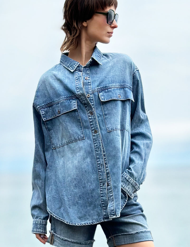 Women’s Oversized Denim Shirt– Wash Lab Blue Slush / XL
