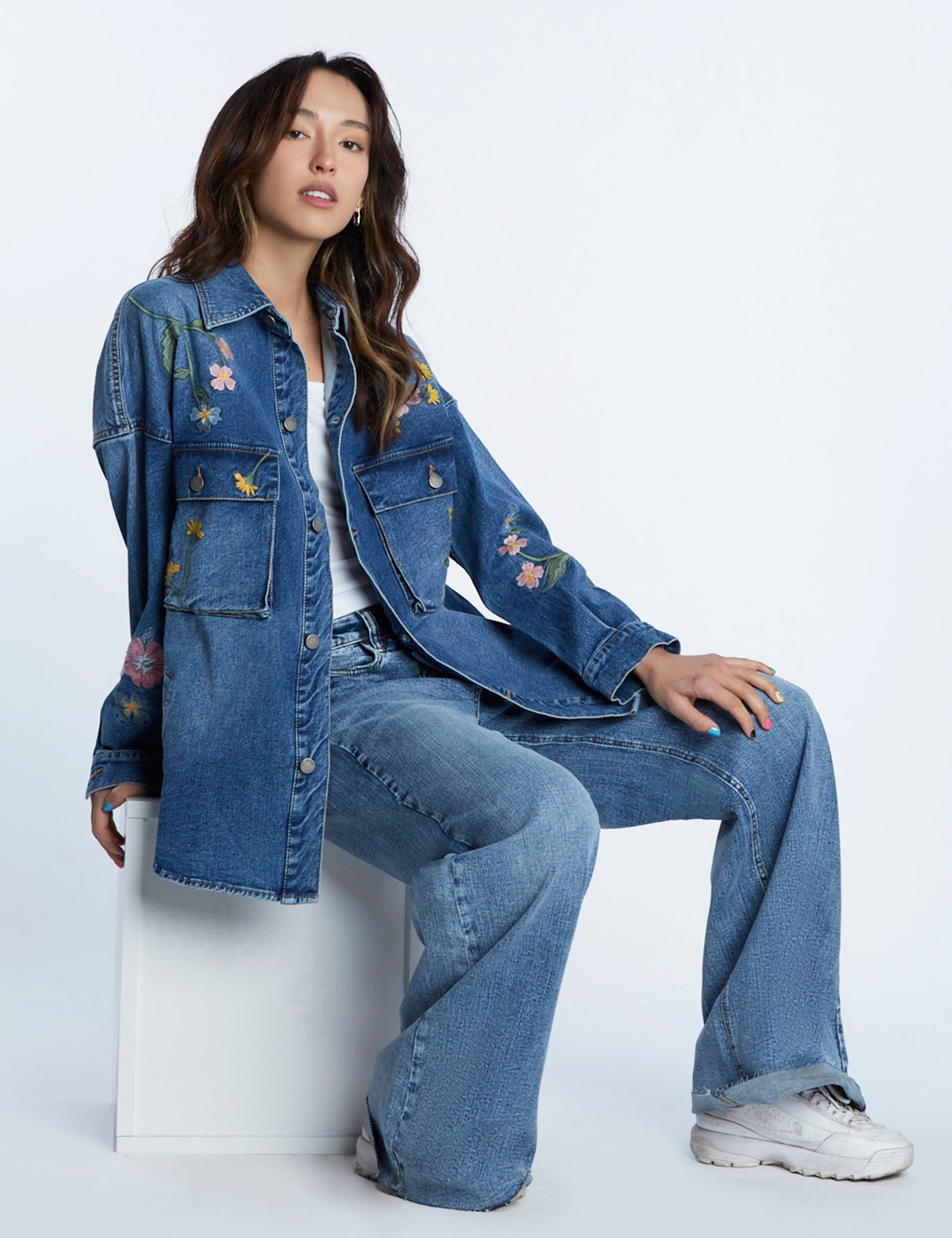 Women's Flawless Denim Jacket with Floral Embroidery – Billy T
