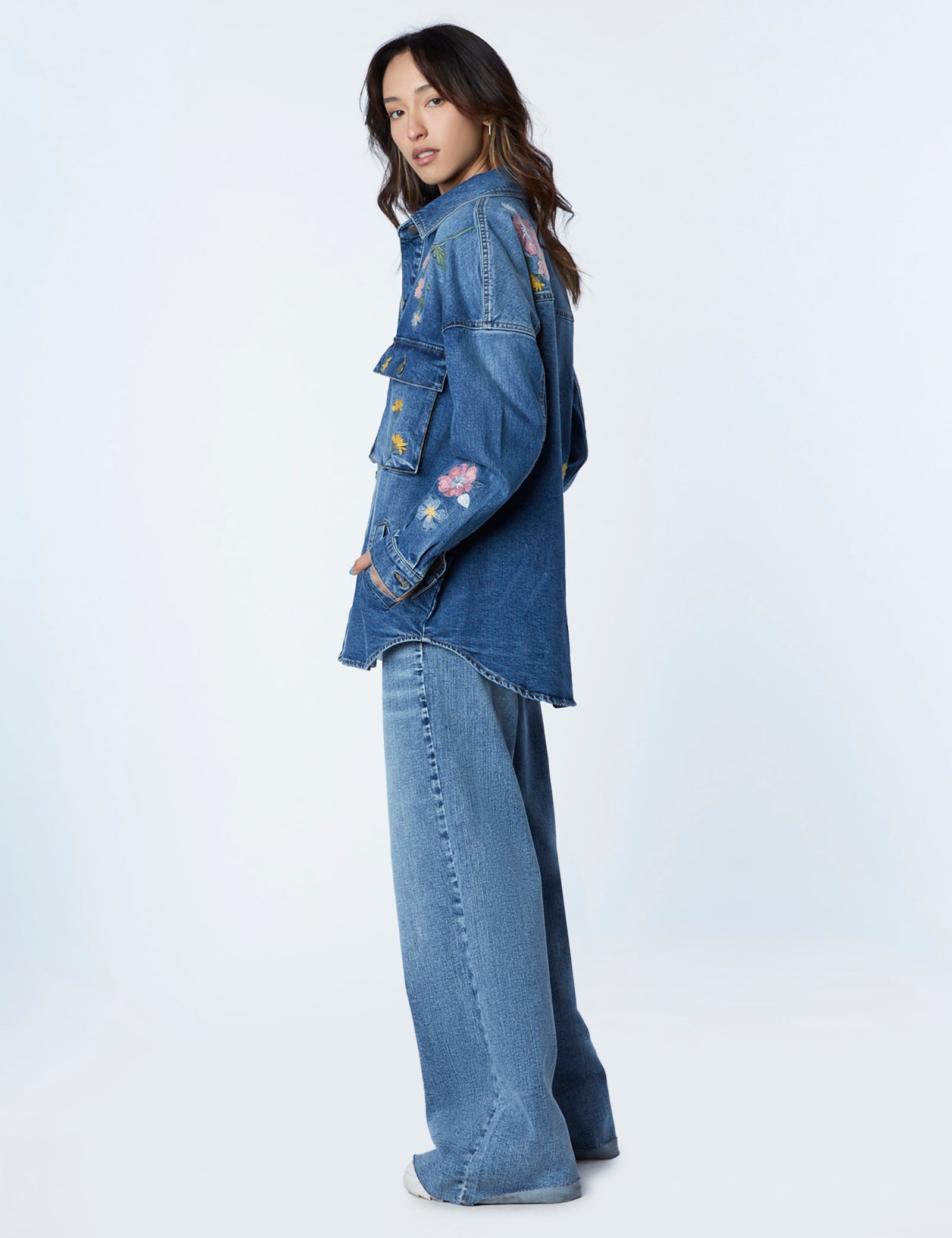 Women's Flawless Denim Jacket with Floral Embroidery – Billy T