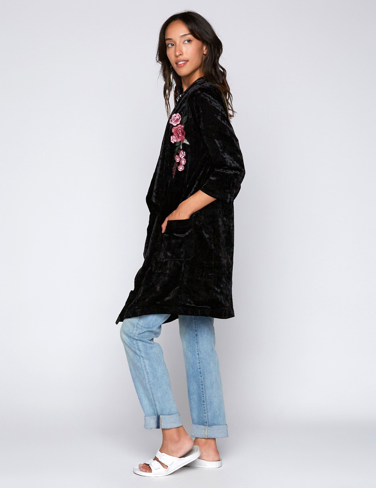 Velvet_Cardigan_Black_Side_Vie